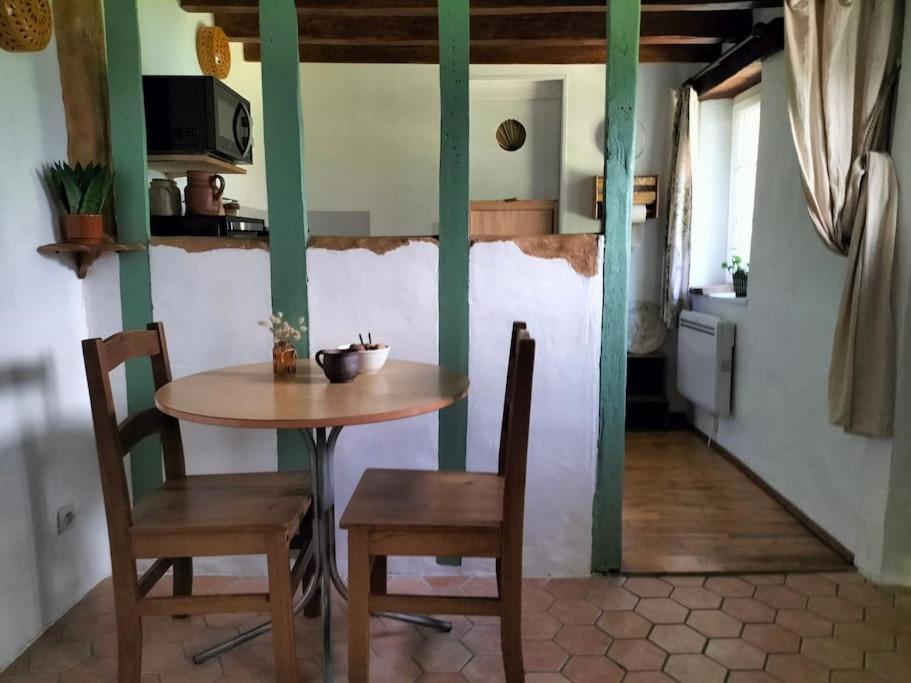 Charmante Maisonnette En Pierre Écardenville-sur-Eure Dış mekan fotoğraf