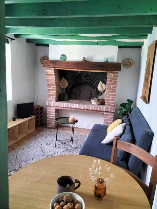 Charmante Maisonnette En Pierre Écardenville-sur-Eure Dış mekan fotoğraf